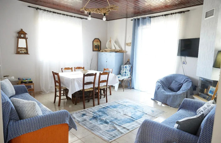 Image No.16-6 Bed Property for sale