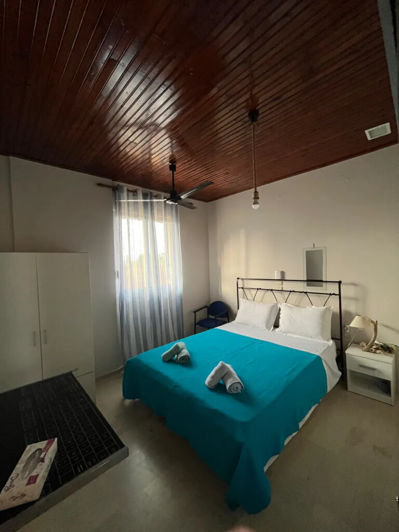 Image No.18-6 Bed Property for sale