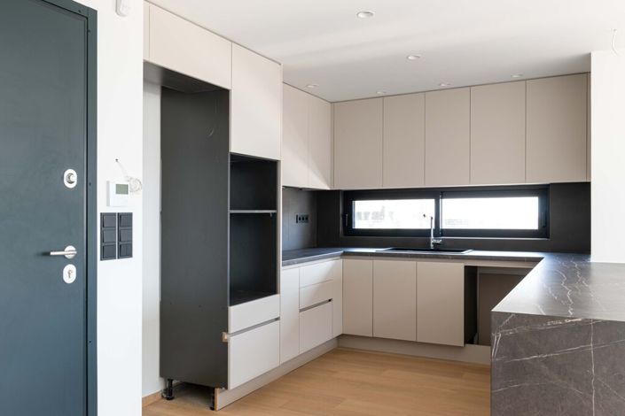 Image No.8-3 Bed Maisonette for sale