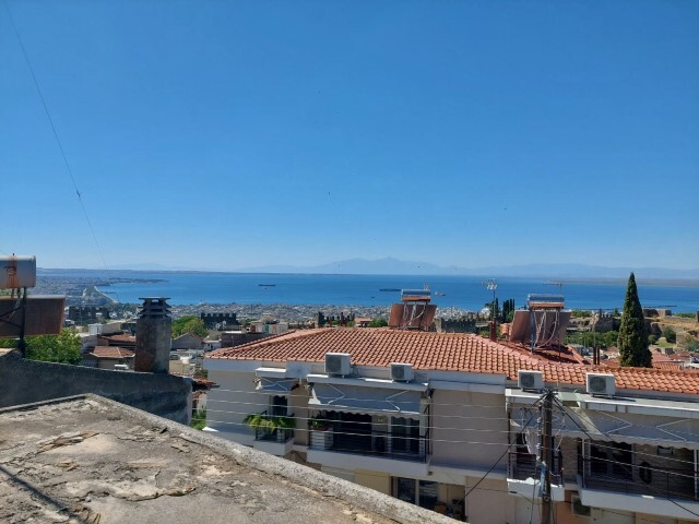 Image No.1-4 Bed Maisonette for sale