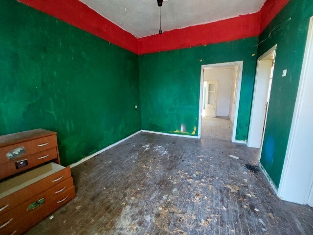 Image No.15-4 Bed Maisonette for sale