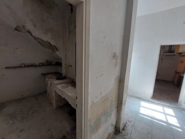 Image No.18-4 Bed Maisonette for sale