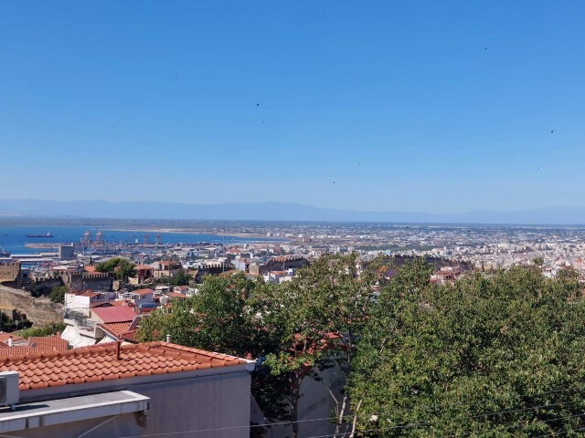 Image No.24-4 Bed Maisonette for sale