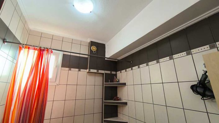 Image No.18-2 Bed Flat for sale