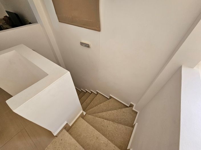 Image No.6-2 Bed Maisonette for sale