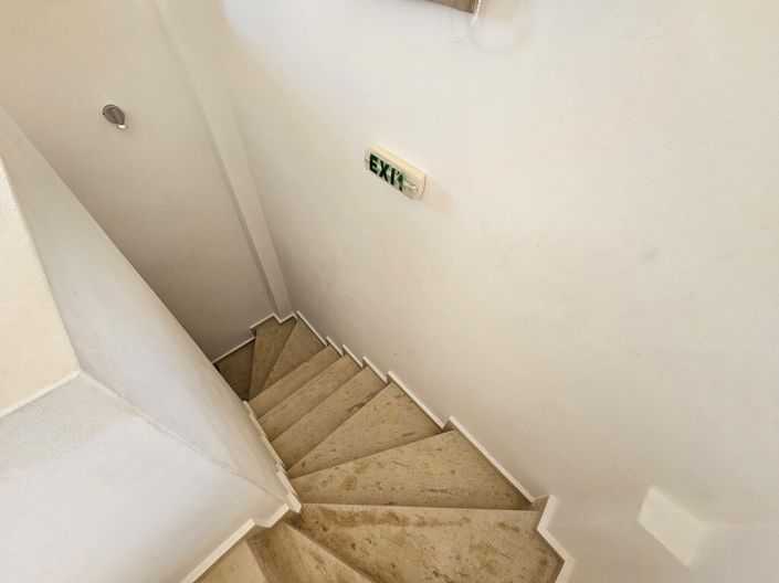 Image No.5-2 Bed Maisonette for sale