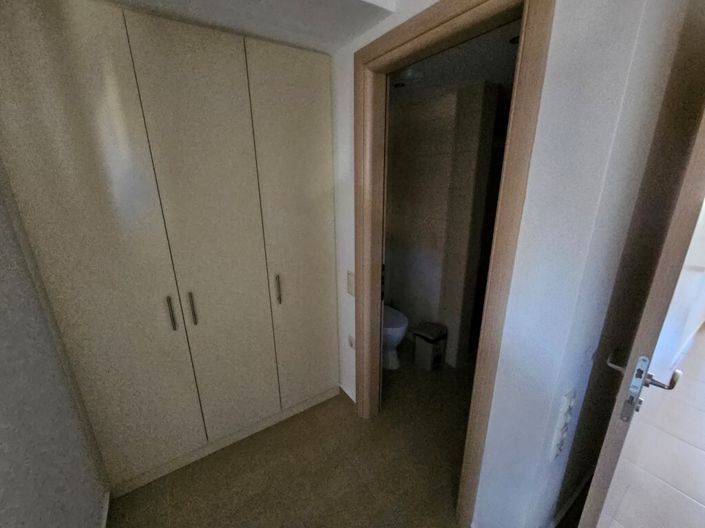 Image No.8-2 Bed Maisonette for sale