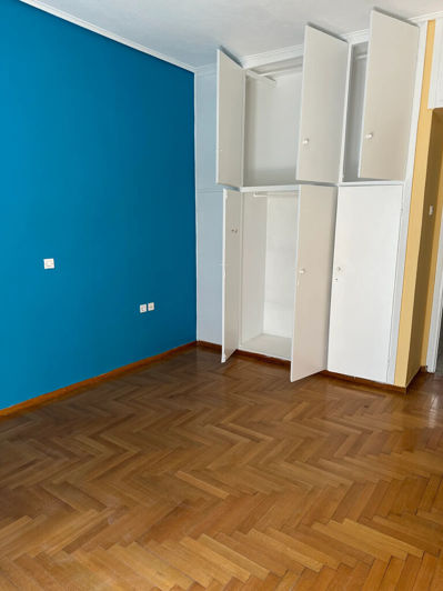 Image No.8-2 Bed Flat for sale