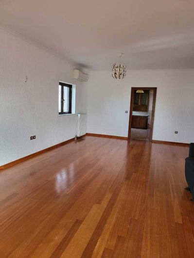 Image No.8-3 Bed Flat for sale