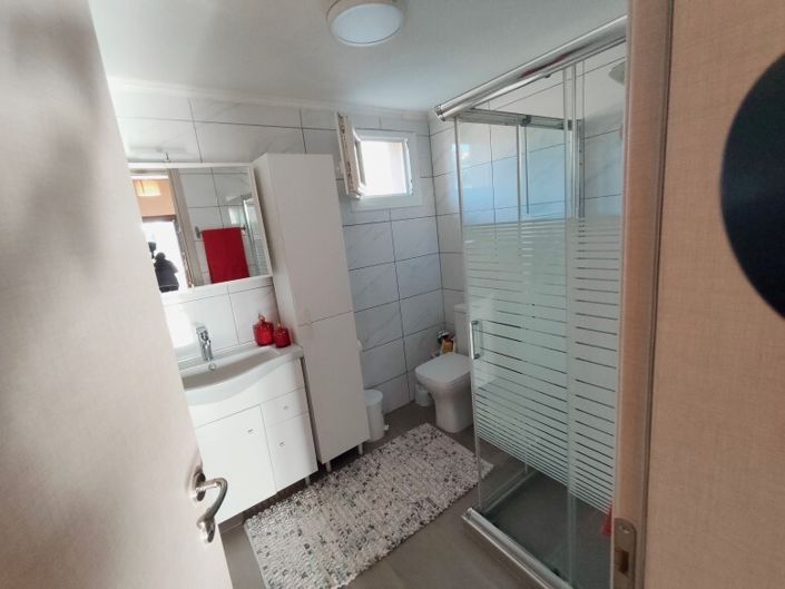 Image No.8-2 Bed Flat for sale