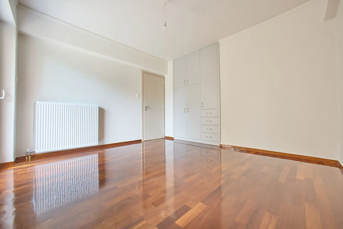Image No.16-3 Bed Flat for sale