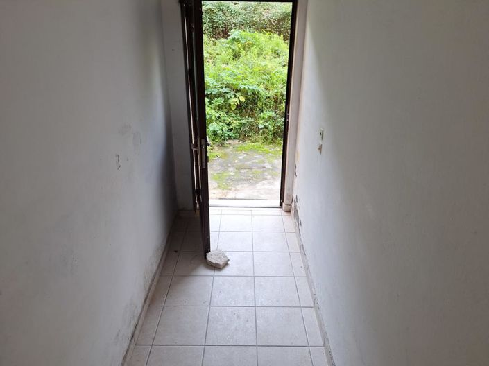 Image No.5-2 Bed Flat for sale