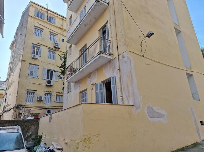 Image No.8-2 Bed Flat for sale