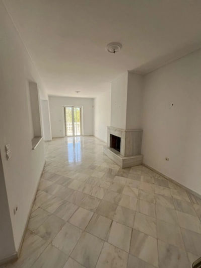 Image No.7-Propriété de 4 chambres à vendre à Nea Makri