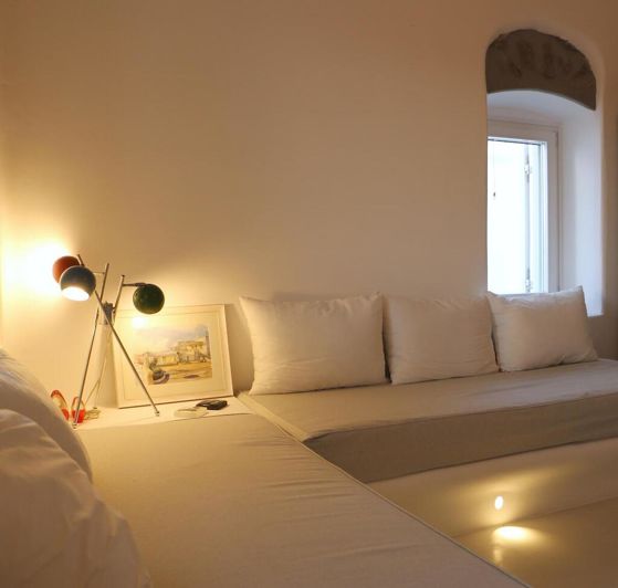 Image No.12-3 Bed Property for sale