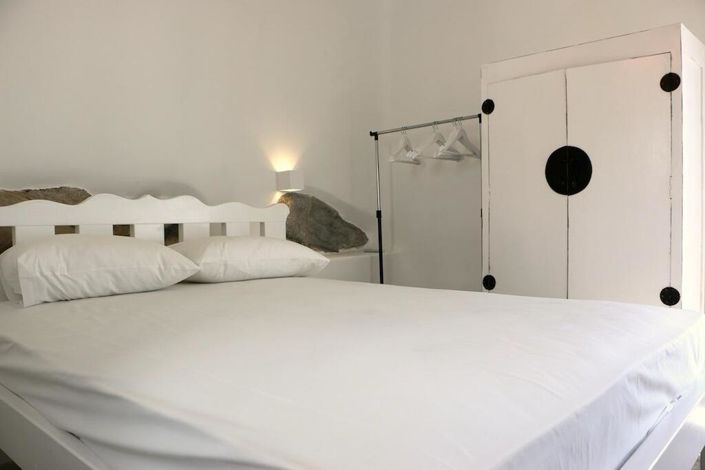 Image No.17-3 Bed Property for sale