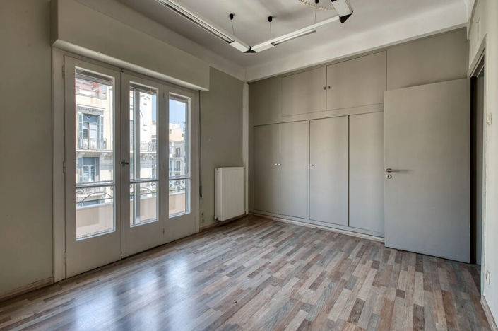 Image No.24-5 Bed Flat for sale