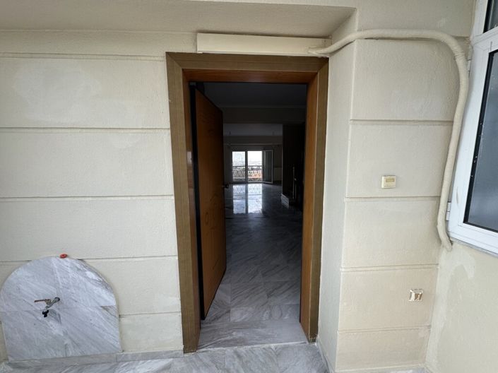 Image No.25-4 Bed Maisonette for sale