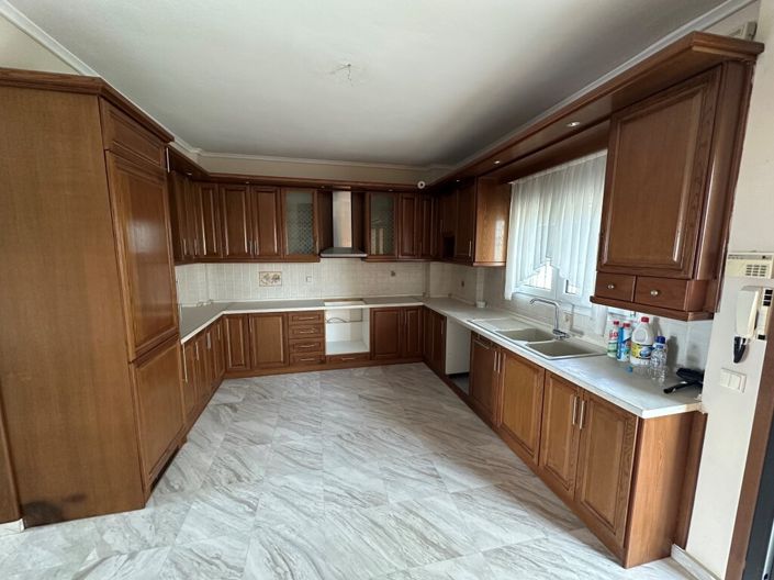 Image No.4-4 Bed Maisonette for sale