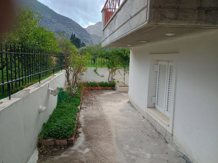 Image No.17-4 Bed Property for sale