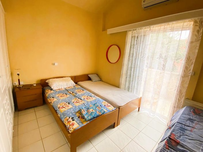 Image No.10-3 Bed Property for sale