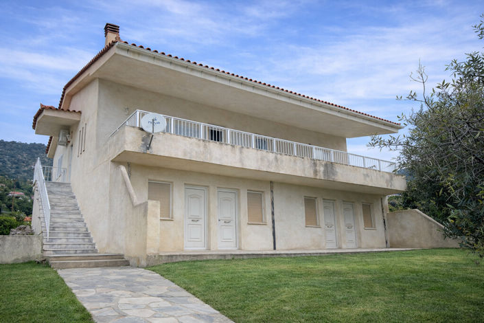 Image No.18-3 Bed Property for sale