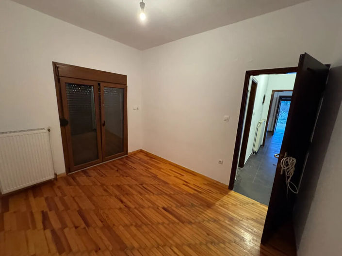 Image No.16-2 Bed Property for sale