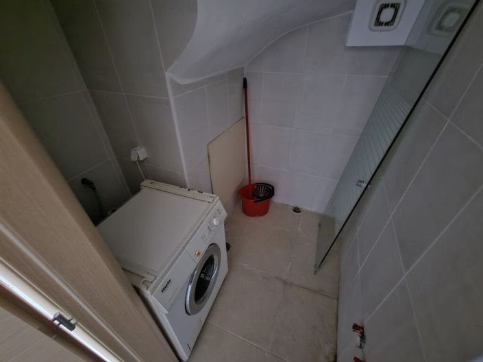 Image No.11-2 Bed Maisonette for sale