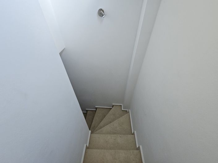 Image No.6-2 Bed Maisonette for sale