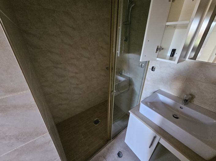 Image No.12-2 Bed Maisonette for sale