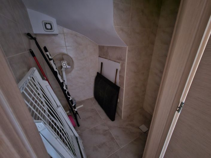 Image No.13-2 Bed Maisonette for sale