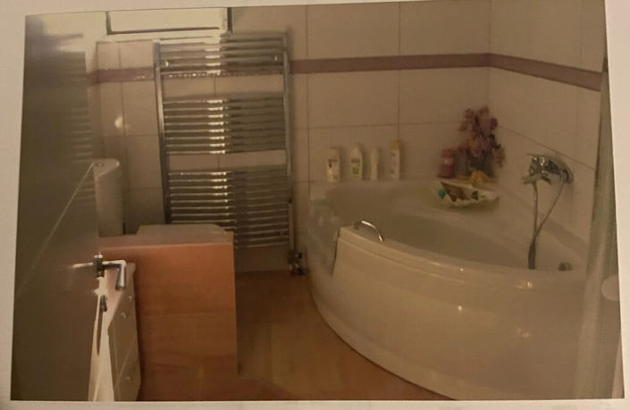 Image No.17-2 Bed Property for sale