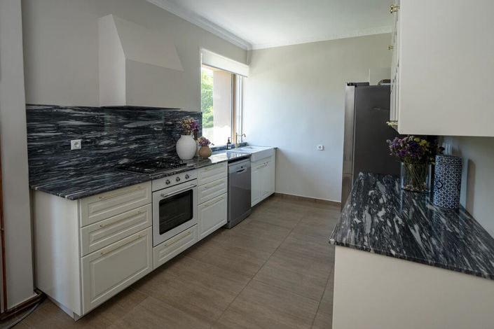 Image No.4-4 Bed Maisonette for sale