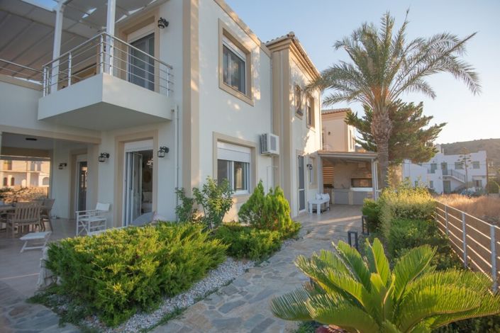 Image No.2-3 Bed Villa for sale