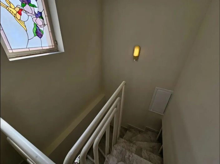 Image No.11-3 Bed Flat for sale