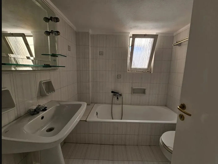 Image No.12-3 Bed Flat for sale