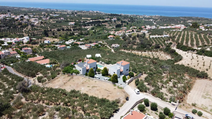 Image No.2-Villa for sale