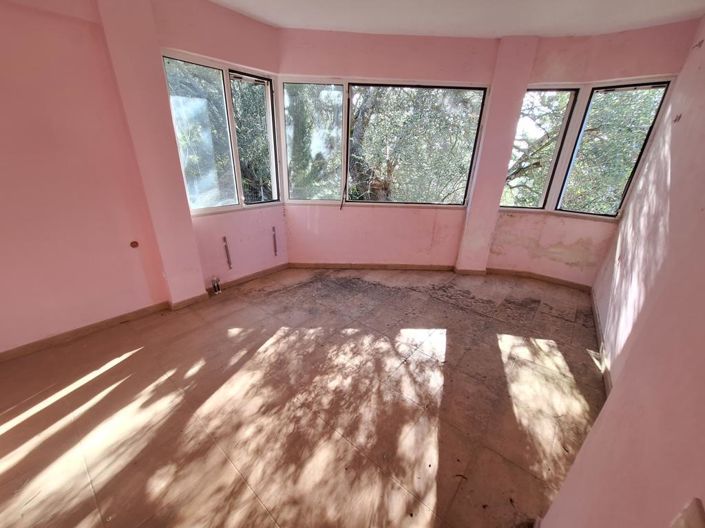 Image No.12-Villa for sale