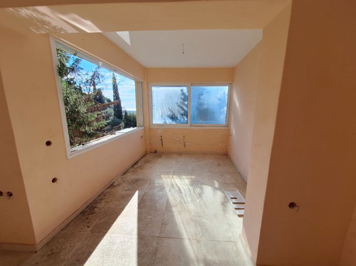 Image No.25-Villa for sale