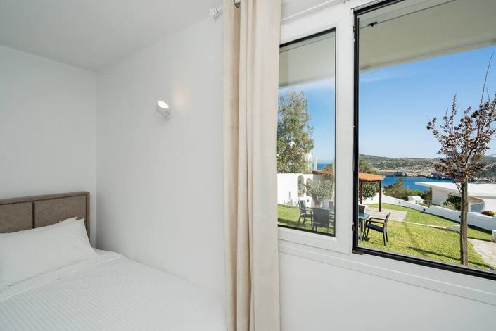 Image No.9-2 Bed Property for sale