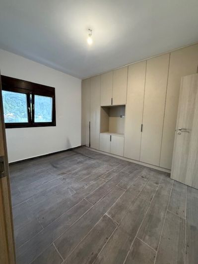 Image No.10-3 Bed Property for sale