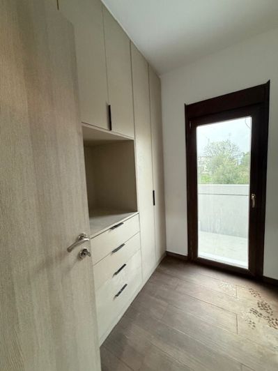 Image No.11-3 Bed Property for sale