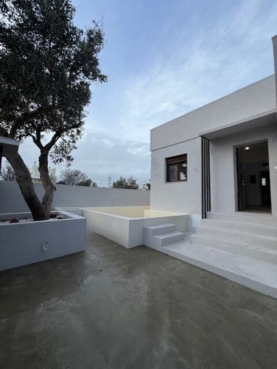 Image No.24-3 Bed Property for sale