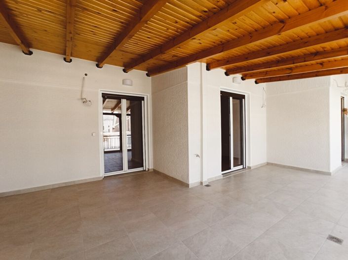 Image No.4-2 Bed Flat for sale