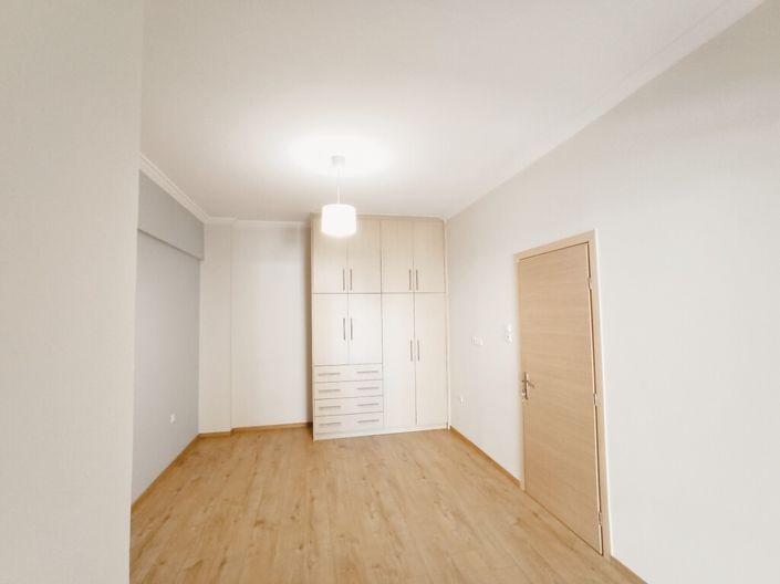 Image No.6-2 Bed Flat for sale