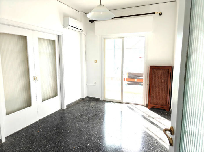 Image No.7-2 Bed Flat for sale