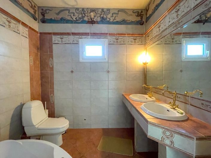 Image No.27-4 Bed Villa for sale