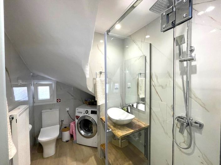 Image No.10-3 Bed Maisonette for sale