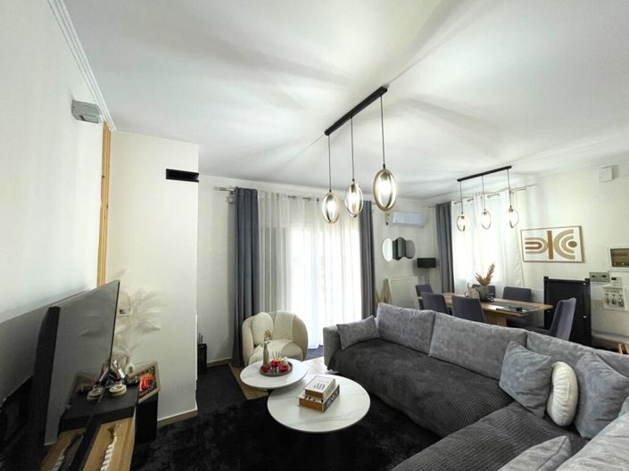 Image No.9-3 Bed Maisonette for sale