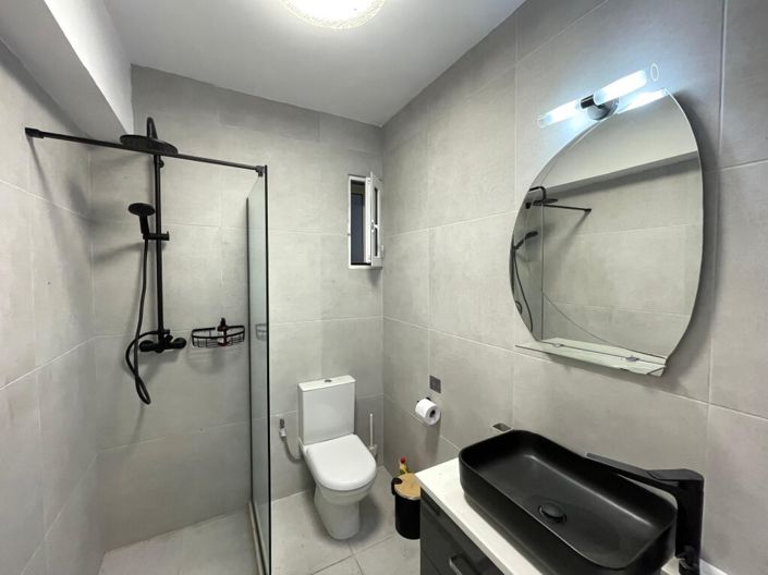 Image No.21-2 Bed Flat for sale